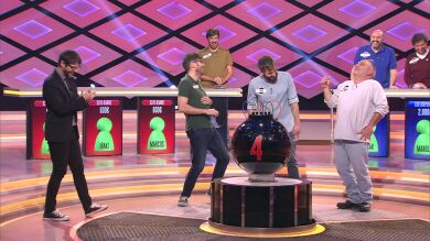 El divertido baile infantil que Marcos, de los 'Cati Shark', le hace a Juanra Bonet en '¡Boom!'