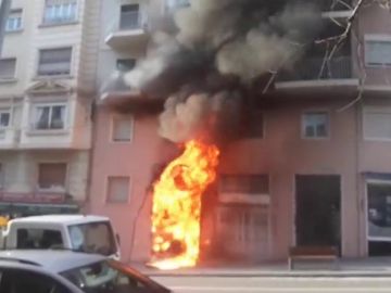 Gran incendio en una tienda de ropa en Barcelona