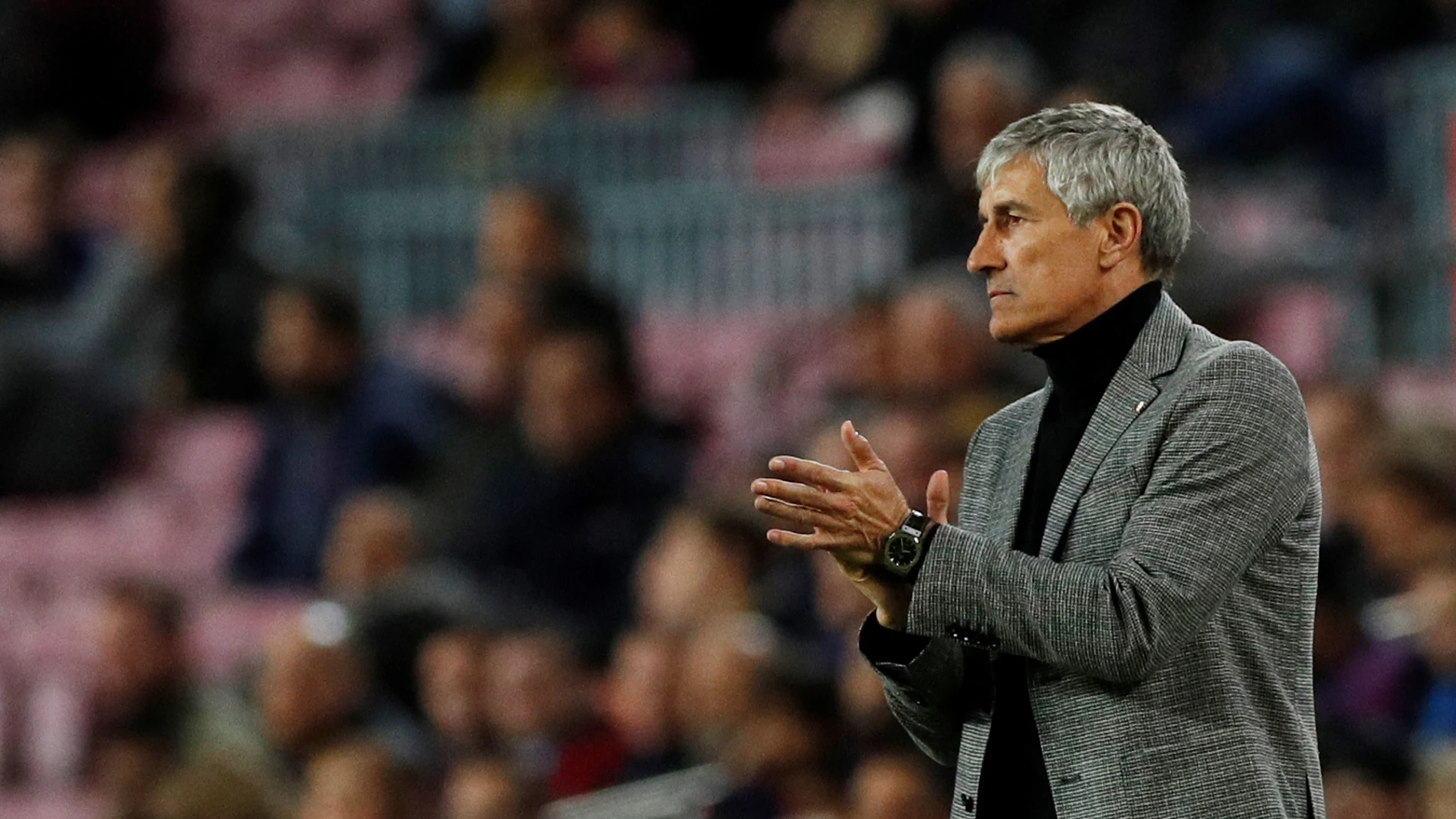 Quique Setién, en la banda del Camp Nou Quique Setién, en la banda del Camp Nou