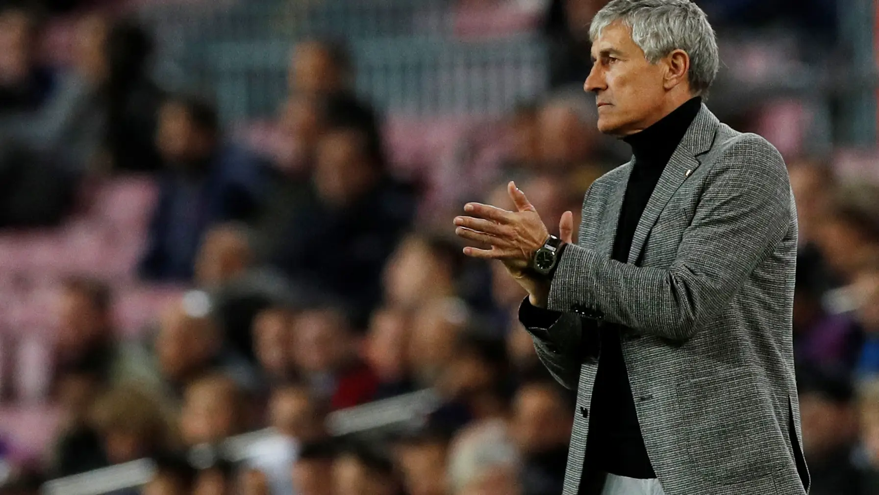 Quique Seti&eacute;n, en la banda del Camp Nou