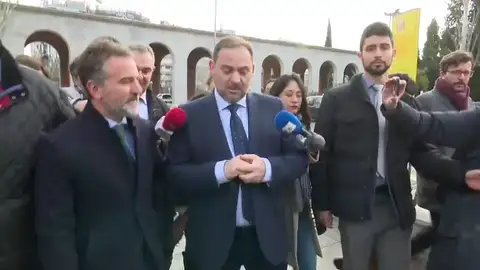 Ábalos sobre su reunión con Delcy Rodríguez: "Encantado de comerme los marrones si resuelvo" Ábalos sobre su reunión con Delcy Rodríguez: "Encantado de comerme los marrones si resuelvo"