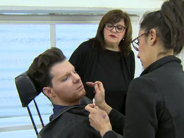 Descubre cómo trabaja el equipo de maquillaje y peluquería de ‘Tu cara me suena’ Descubre cómo trabaja el equipo de maquillaje y peluquería de ‘Tu cara me suena’
