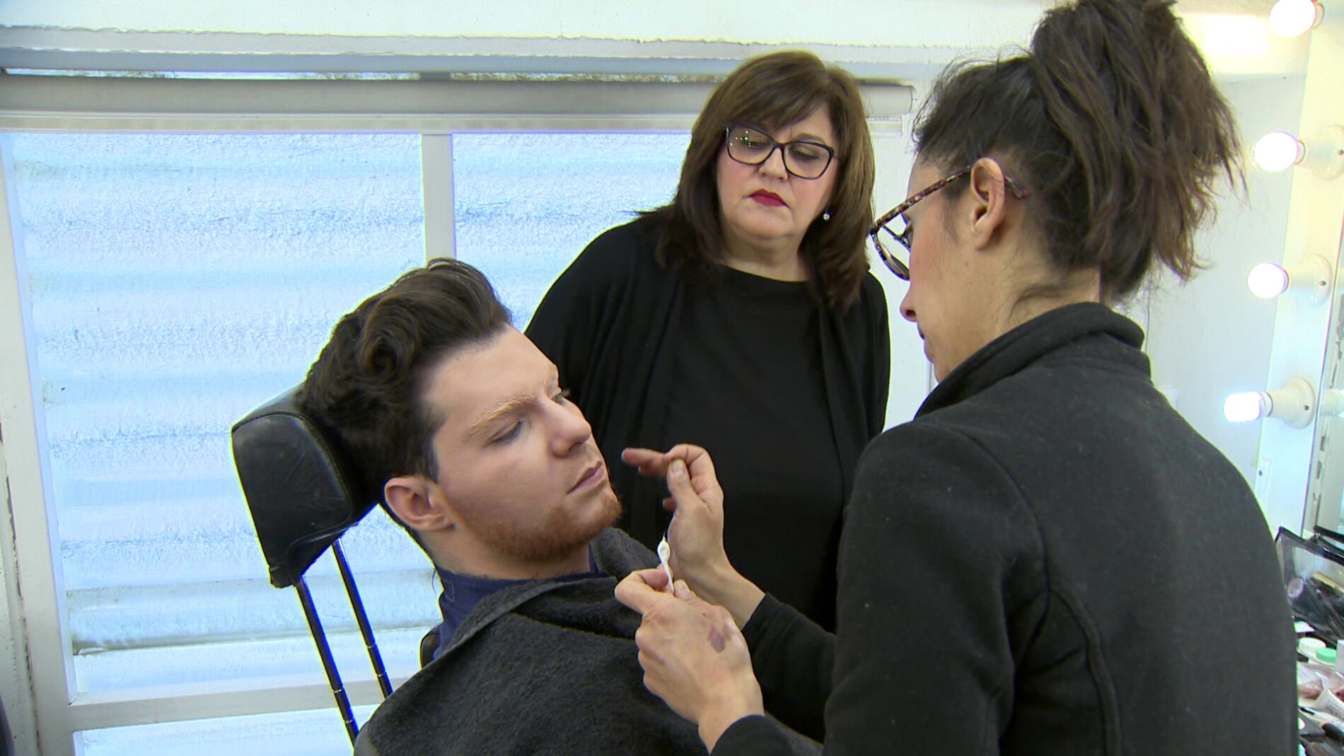 Descubre cómo trabaja el equipo de maquillaje y peluquería de ‘Tu cara me suena’ 