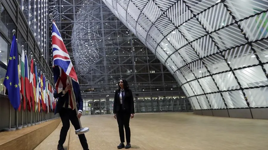 Retiran la bandera de Reino Unido