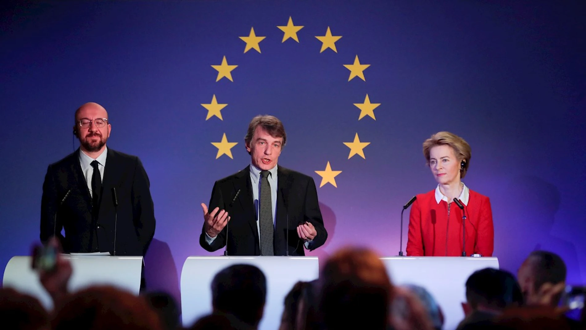 La presidenta de la Comisión Europea, Ursula von der Leyen, el del Parlamento Europeo, David Sassoli, y el del Consejo Europeo, Charles Michel La presidenta de la Comisión Europea, Ursula von der Leyen, el del Parlamento Europeo, David Sassoli, y el del Consejo Europeo, Charles Michel