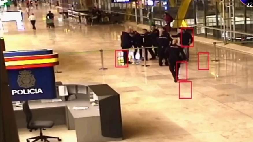 La actuación de los policías en el Aeropuerto de Barajas La actuación de los policías en el Aeropuerto de Barajas