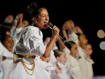 Emme Maribel Muñiz, hija de Jennifer López, en plena actuación Emme Maribel Muñiz, hija de Jennifer López, en plena actuación