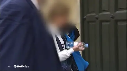 A juicio una mujer que fingió su secuestro y violación : "Me bajaron las bragas y me ataron con cinta" A juicio una mujer que fingió su secuestro y violación : "Me bajaron las bragas y me ataron con cinta"