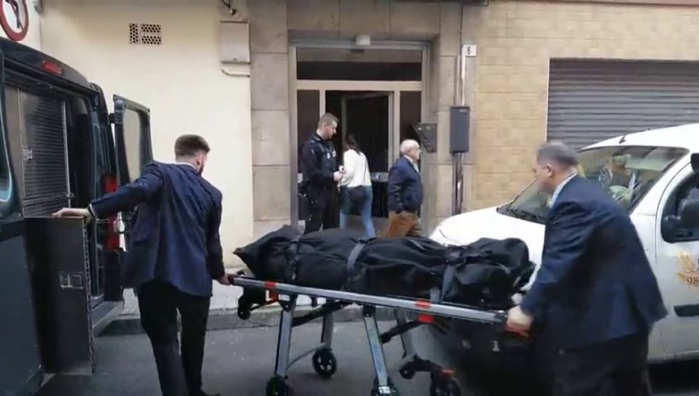 Encuentran muerta a una mujer con signos de violencia en su casa de Gijón