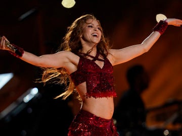 Shakira actuando en el descanso de la Super Bowl 2020