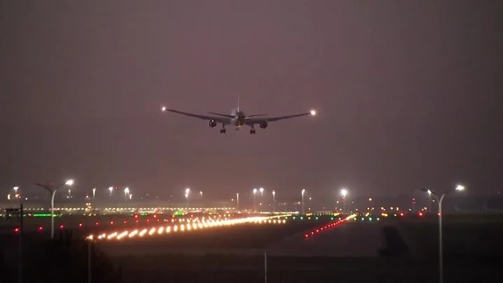 El avión de Air Canadá aterriza en Barajas El avión de Air Canadá aterriza en Barajas