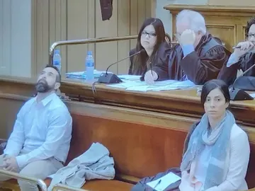 Albert López y Rosa Peral en el juicio del crimen de la Guardia Urbana Albert López y Rosa Peral en el juicio del crimen de la Guardia Urbana