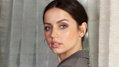Tras convertirse en una estrella en Hollywood: Dos compañeros de Ana de Armas en 'El Internado' opinan sobre ella en 'Puñales por la espalda' 