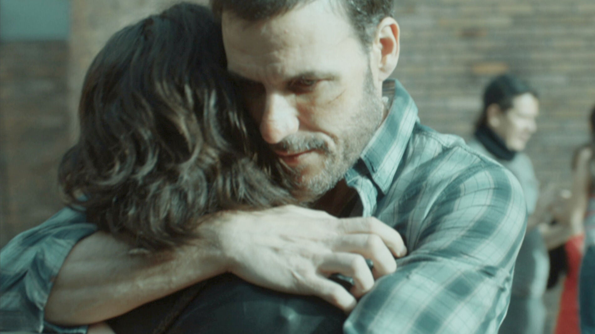 El c&aacute;lido reencuentro entre Antonio e Inma dentro de la c&aacute;rcel de Bogot&aacute;