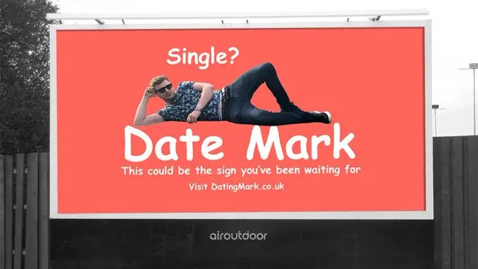 Un brit&aacute;nico compra una valla publicitaria y pone una imagen suya para encontrar pareja