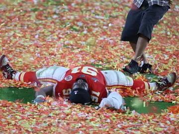 Derrick Nnadi tras ganar la Super Bowl Derrick Nnadi tras ganar la Super Bowl
