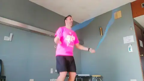 Los españoles en cuarentena en el Hospital Gómez Ulla improvisan un gimnasio para hacer ejercicio Los españoles en cuarentena en el Hospital Gómez Ulla improvisan un gimnasio para hacer ejercicio