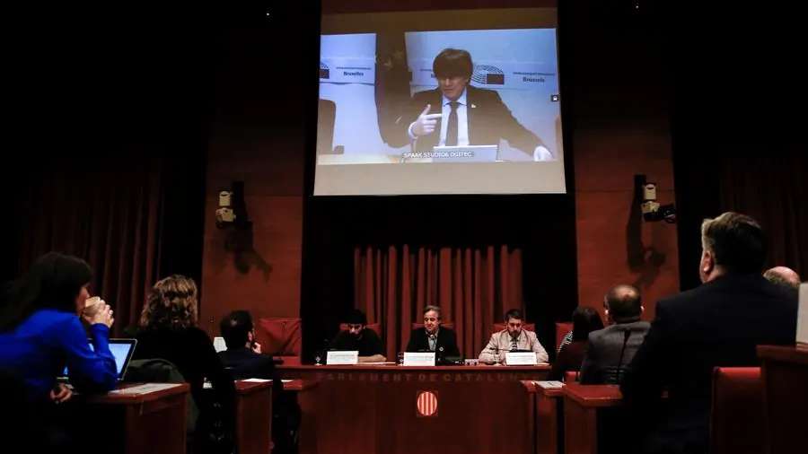 Carles Puigdemont declara por videoconferencia en el Parlament