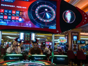 Una niña abandonada en un casino de Las Vegas Una niña abandonada en un casino de Las Vegas