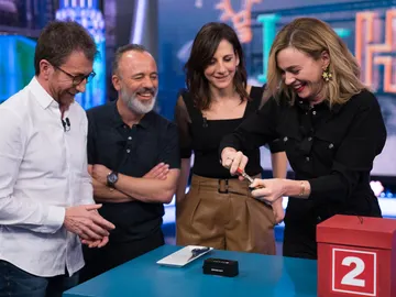 Marta Hazas enseña en 'El Hormiguero 3.0' su truco para los carros de los supermercados Marta Hazas enseña en 'El Hormiguero 3.0' su truco para los carros de los supermercados