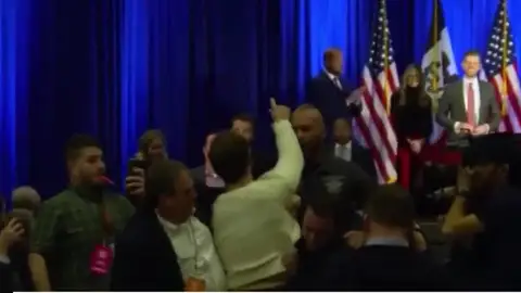 Increpan al hijo de Trump en Iowa Increpan al hijo de Trump en Iowa