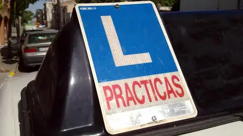 Coche de prácticas de una autoescuela. Coche de prácticas de una autoescuela.