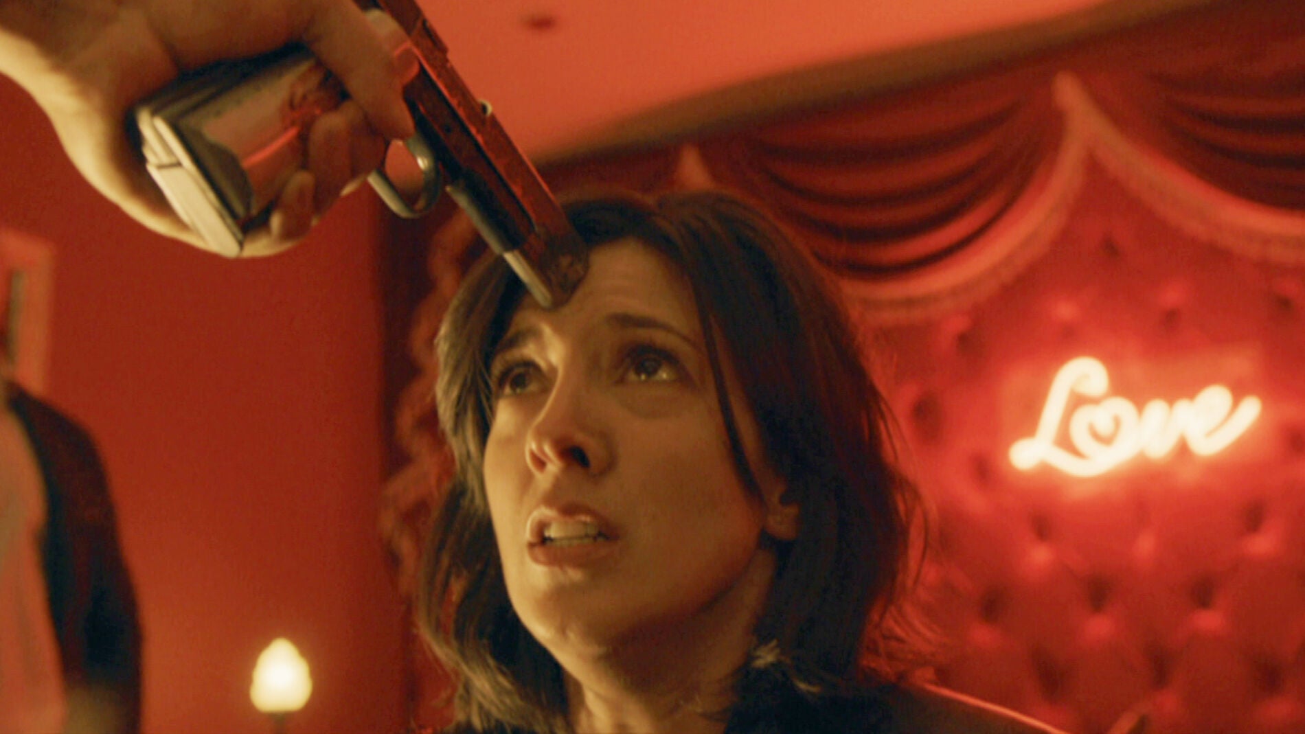 Inma, aterrorizada ante la amenaza a punta de pistola: "Me va a explicar qu&eacute; hace ac&aacute;"