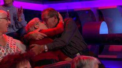 Arturo Valls se convierte en Cupido con su flecha más ardiente en '¡Ahora caigo!'