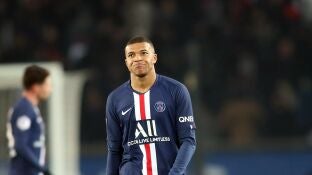 Mbapp&eacute;, contrariado durante un partido del PSG