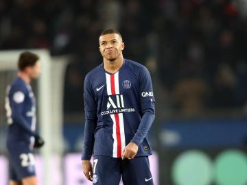 Mbappé, contrariado durante un partido del PSG