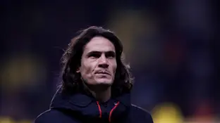 Edison Cavani en antes de un partido con el PSG Edison Cavani en antes de un partido con el PSG