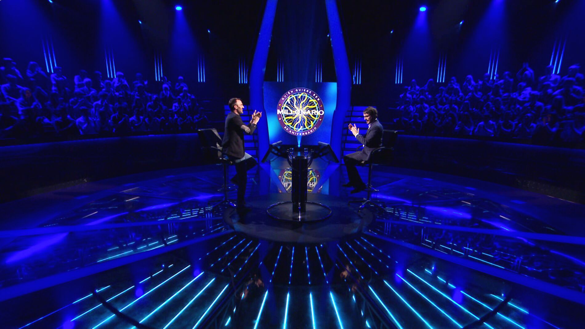 ¡Sinfonía perfecta!: Javi Miralles ovaciona al público tras ayudarle a ganar 100.000 euros