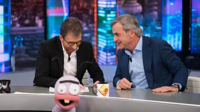 El divertido homenaje de Trancas y Barrancas a Carlos Sainz y su copiloto Lucas