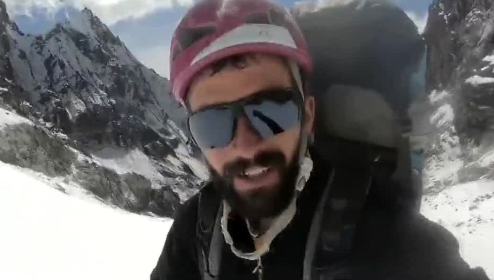 Dos catalanes se convierten en los más jóvenes en cruzar el Himalaya a pie y sin ayuda