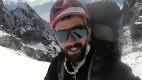 Dos catalanes se convierten en los más jóvenes en cruzar el Himalaya a pie y sin ayuda Dos catalanes se convierten en los más jóvenes en cruzar el Himalaya a pie y sin ayuda