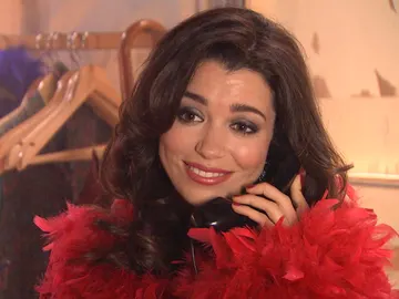 La llamada de Amelia que crea confusión en Manolita La llamada de Amelia que crea confusión en Manolita