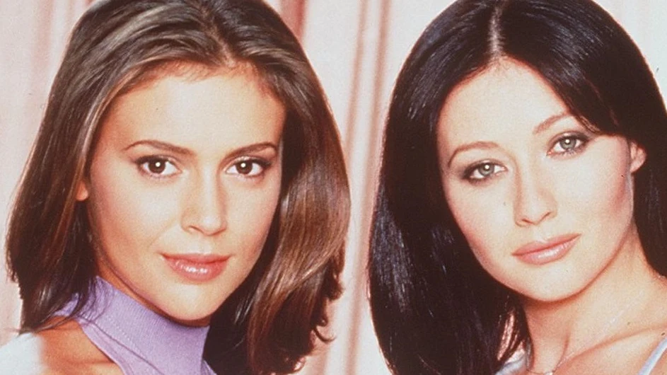 Alyssa Milano y Shannen Doherty como Phoebe y Prue en 'Embrujadas'