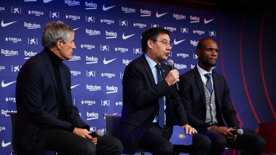 Bartomeu y Abidal, en la presentaci&oacute;n de Quique Seti&eacute;n