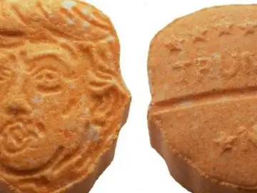 Pastillas de éxtasis con la cara de Donal Trump Pastillas de éxtasis con la cara de Donal Trump