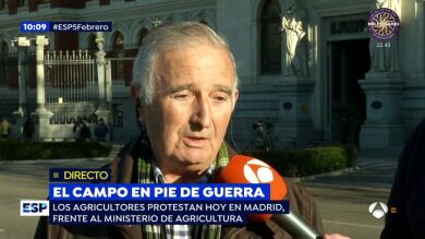 Un agricultor desesperado ante la subida del salario mínimo interprofesional: 