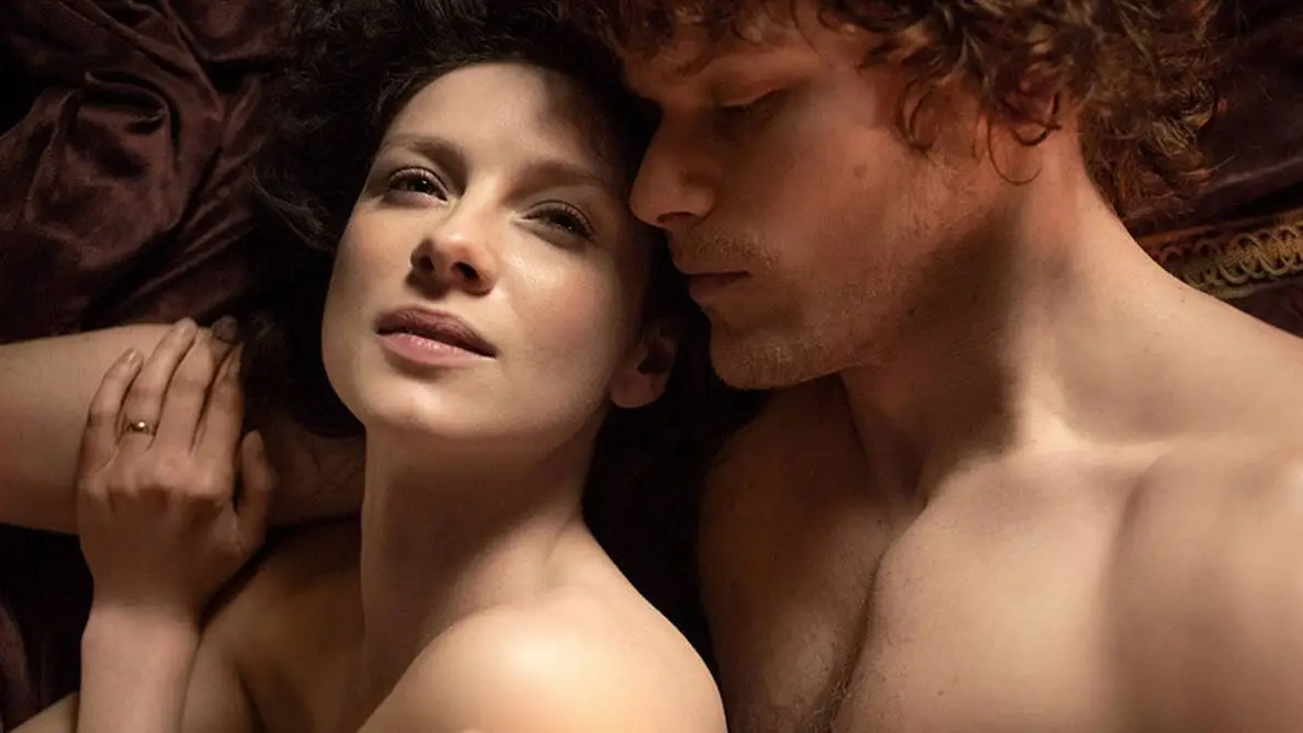 Sam Heughan y Caitriona Balfe como Jamie y Claire en 'Outlander' Sam Heughan y Caitriona Balfe como Jamie y Claire en 'Outlander'