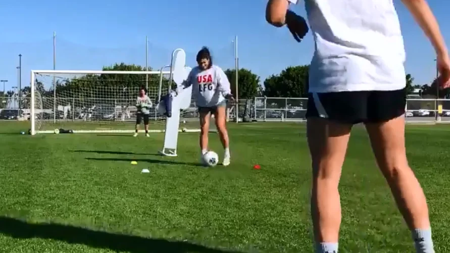 Alex Morgan entrenando embarazada Alex Morgan entrenando embarazada