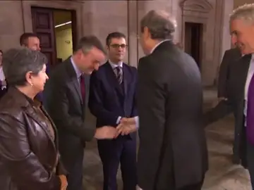 El vídeo viral del saludo de Iván Redondo a Joaquim Torra El vídeo viral del saludo de Iván Redondo a Joaquim Torra