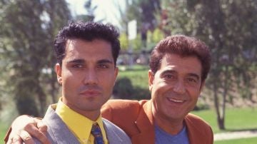 Andrés Pajares junto a su hijo