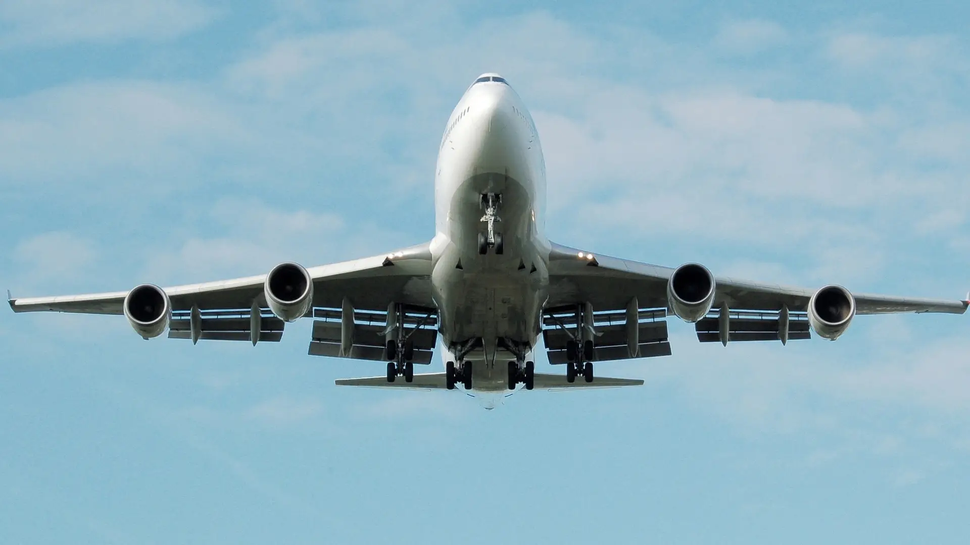 Instagram: Finge tener coronavirus para ganar seguidores Avión