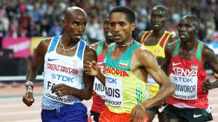 Abadi Hadis, junto a Mo Farah en 2017