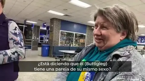 El momento en el que una mujer quiere cambiar su voto al enterarse de que el candidato demócrata Pete Buttigieg es gay El momento en el que una mujer quiere cambiar su voto al enterarse de que el candidato demócrata Pete Buttigieg es gay