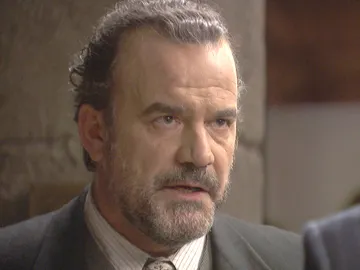 Ignacio descubre el secreto más preciado de una de sus hijas Ignacio descubre el secreto más preciado de una de sus hijas