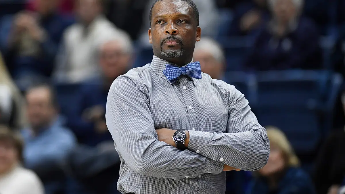 Travis Mays en su carrera como entrenador de baloncesto tras su paso como profesional de la NBA Travis Mays en su carrera como entrenador de baloncesto tras su paso como profesional de la NBA