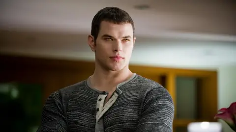 Kellan Lutz, Emmet Cullen en 'Crepúsculo' Kellan Lutz, Emmet Cullen en 'Crepúsculo'